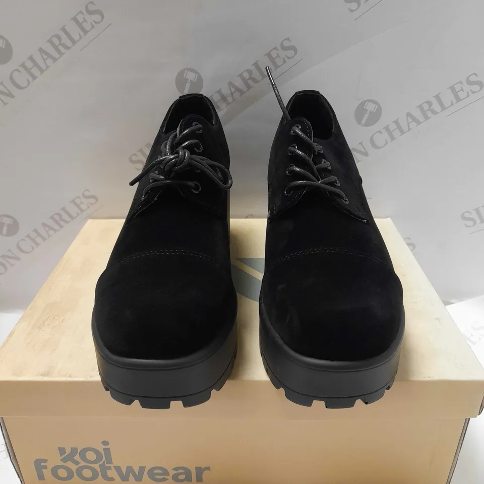 KOI REI CHUNKY BLACK SUEDE SHOES - SIZE 5