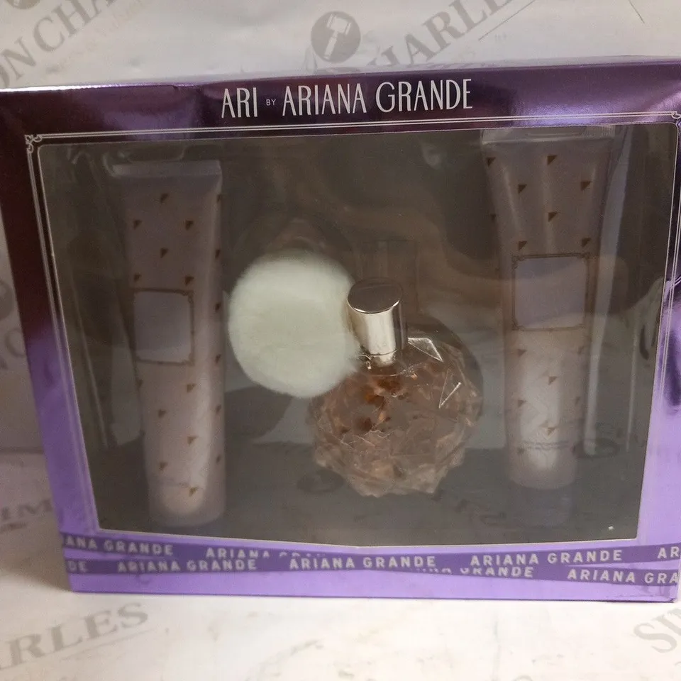 BOXED ARI BY ARIANA GRANDE EAU DE PARFUM GIFT SET