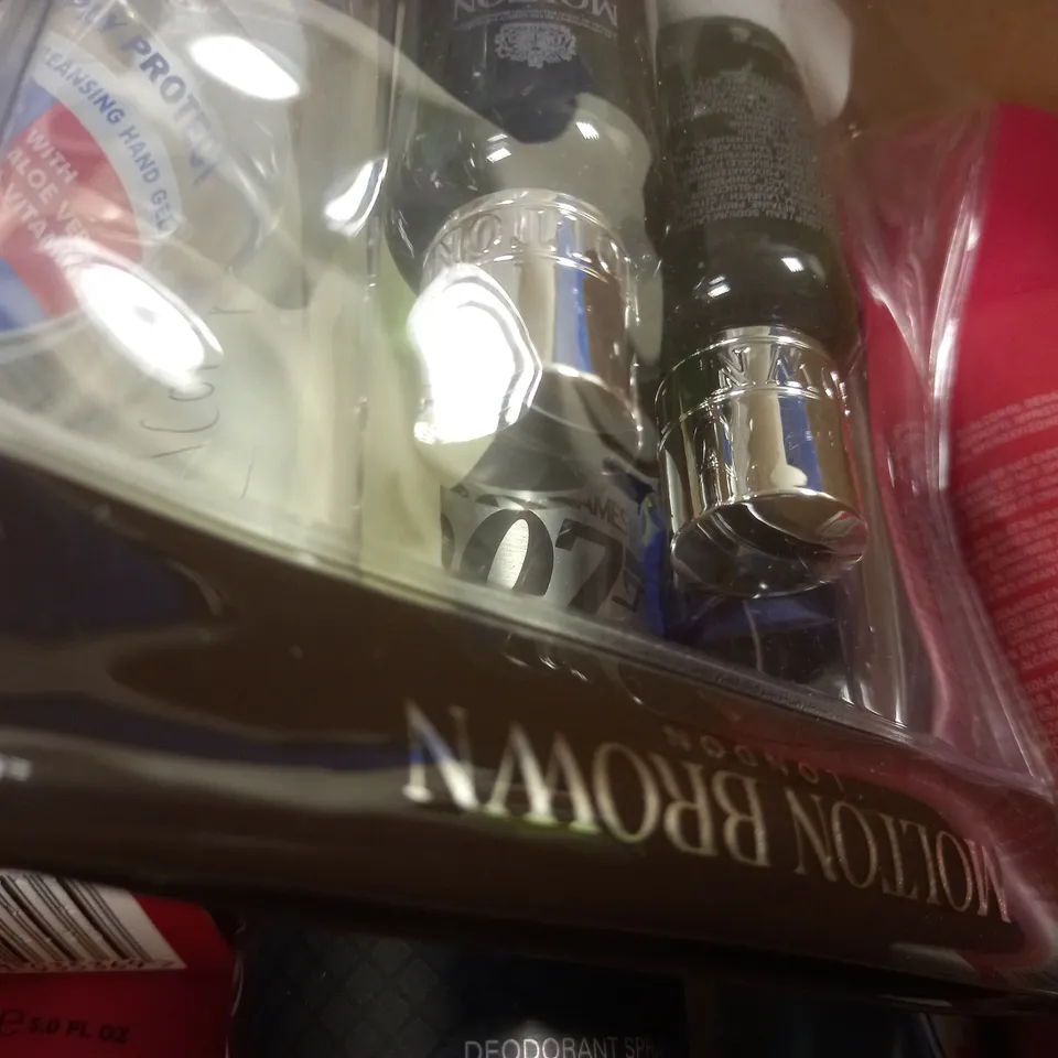 BOX OF APPROX 12 ASSORTED BEAUTY PRODUCTS TO INCLUDE REVOLUTION BLUSH PALETTE, OLD SPICE AFTER SHAVE LOTION, AZZARO L'EAU EAU DE TOILETTE, ETC 