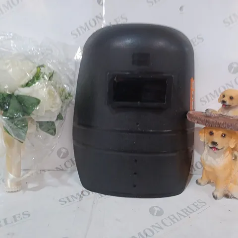 BOX OF APPROXIMATELY 20 ASSORTED HOUSEHOLD ITEMS TO INCLUDE DECORATIVE DOG ORNAMENT, WELDING MASK, ETC