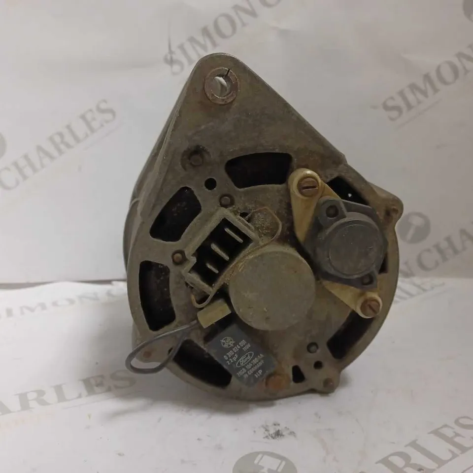 FORD ALTERNATOR - MODEL UNKNOWN 