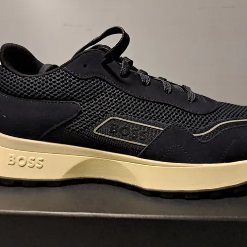 BOXED BOSS JONAH RUNN SNEAKER IUN DARK BLUE - SIZE 11