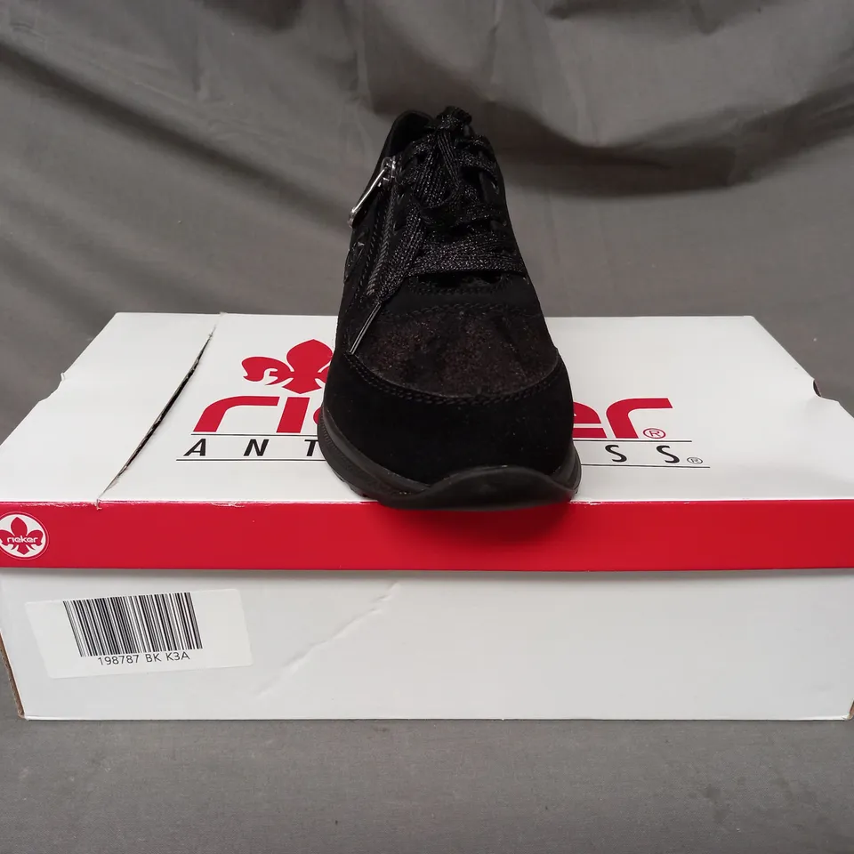 BOXED PAIR OF RIEKER ZIP TRAINERS IN BLACK SIZE 3.5