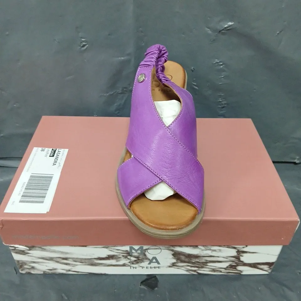 BOXED PAIR OF MODA IN PELLE LASANDRA CROSS OVER SANDALS IN PURPLE - 6