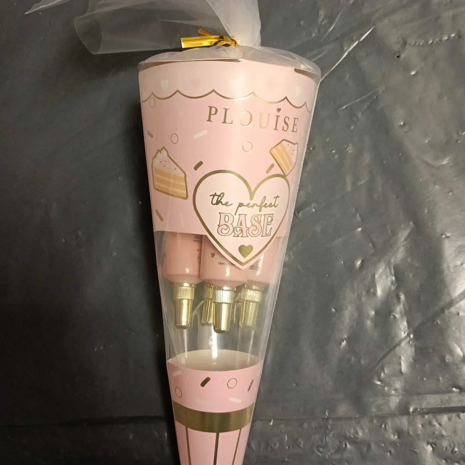 PLOUISE SKIN JUST A SWIPE COSMETICS SET