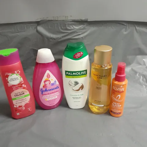 APPROXIMATELY 20 ASSORTED HEALTH & BEAUTY PRODUCTS TO INCLUDE HERBAL ESSENCES SHAMPOO, JOHNSON'S KIDS SHAMPOO AND L'OREAL ELVIVE HEAT SPRAY