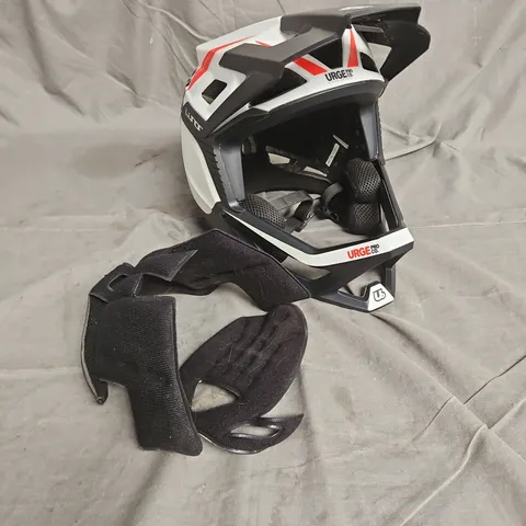 URGE PRO CO. LUNAR ENDURO MOUNTAIN BIKE HELMET IN BLACK/WHITE SIZE S/M
