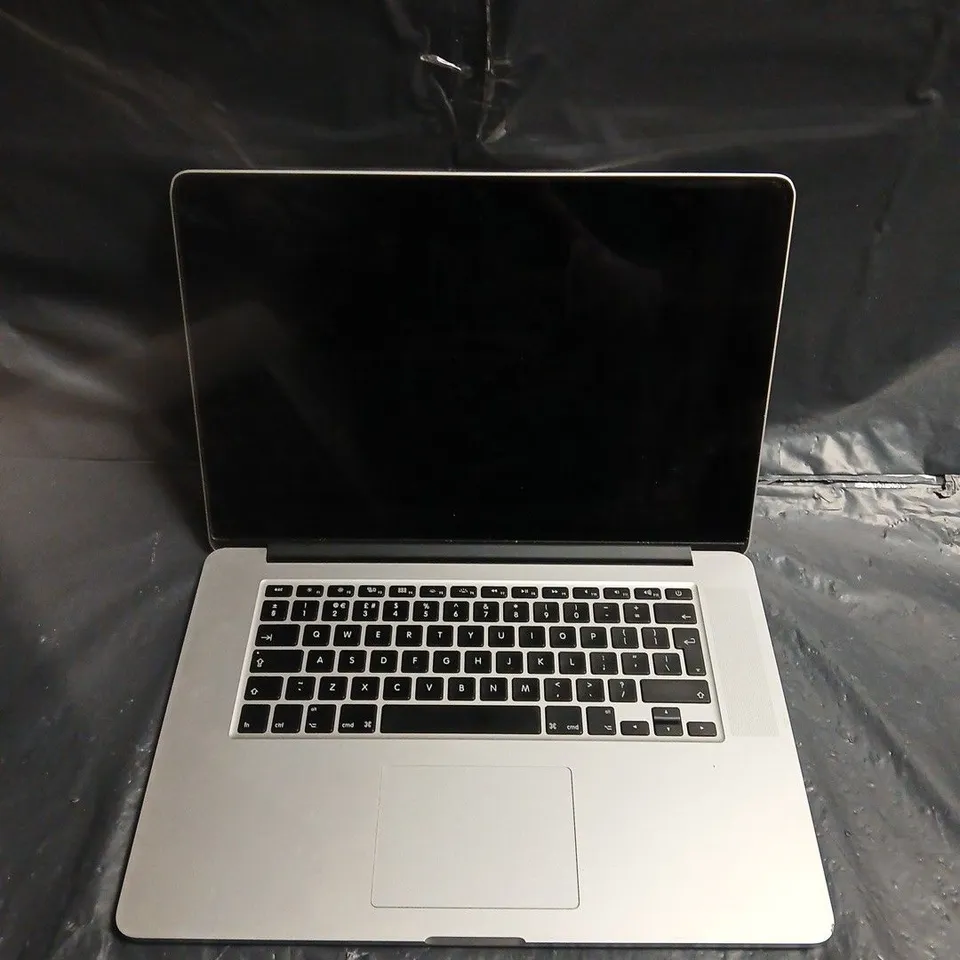 APPLE MACBOOK PRO A1398 LAPTOP