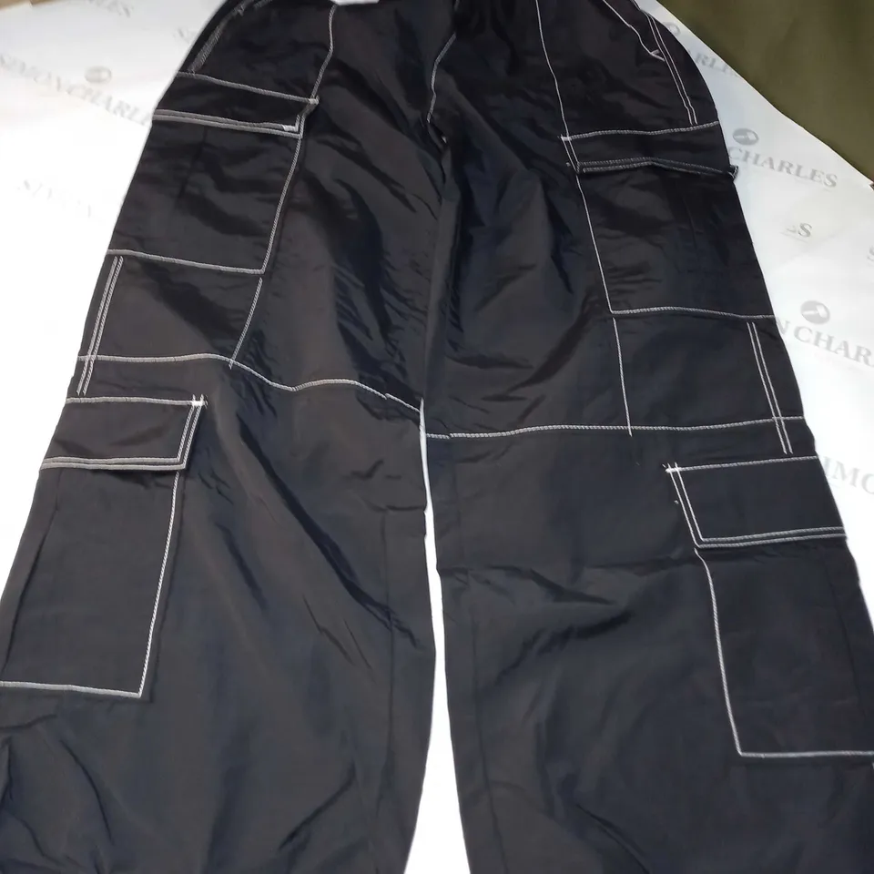 BERSHKA THIN CARGO PANTS IN BLACK WITH WHITE OUTLINE - XS