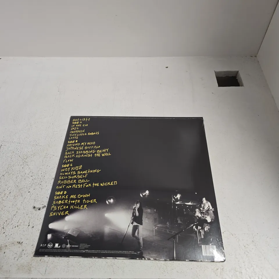 CAGE THE ELEPHANT – LIVE FROM THE VIC IN CHICAGO (RSD BLACK FRIDAY) YELLOW & BLACK SPLATTER VINYL LP