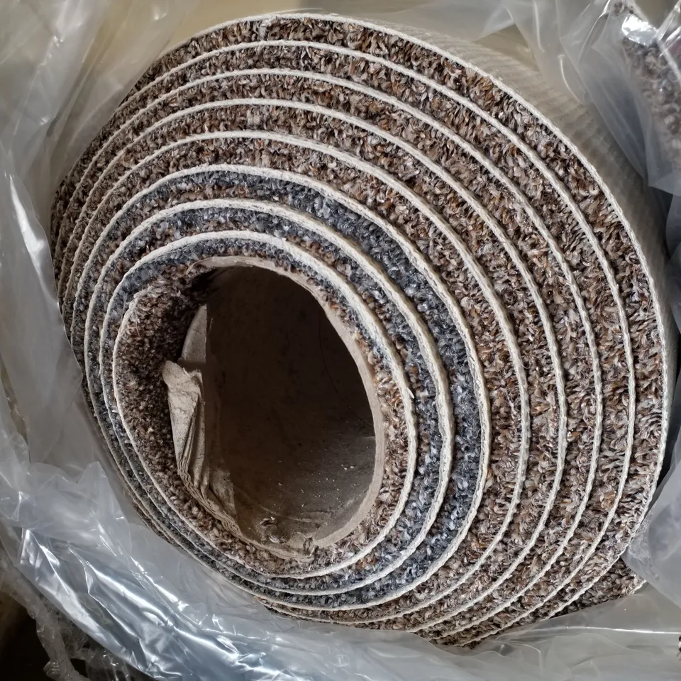 ROLL OF QUALITY B.HERITAGE EXQUISITE 875 CHOCOLATE SUEDE CARPET APPROXIMATELY 6×4M