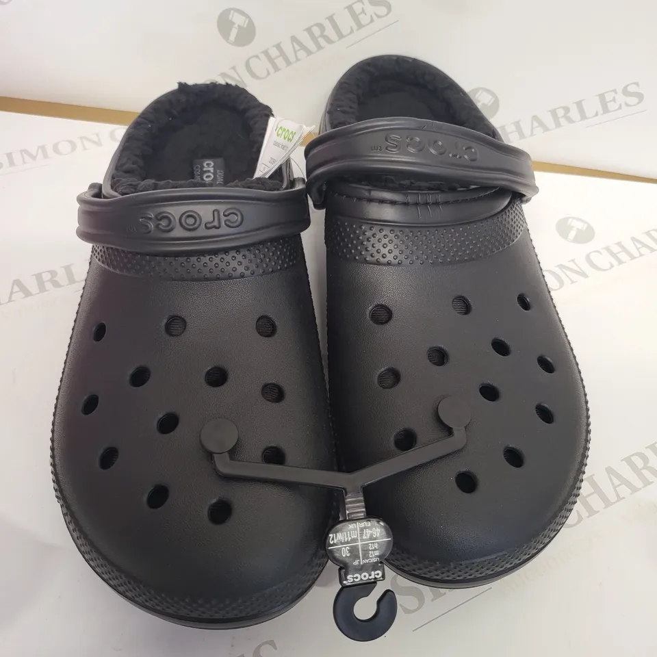 BAGGED CROCS DUAL COMFORT BLACK SHOES - SIZE 11 UK