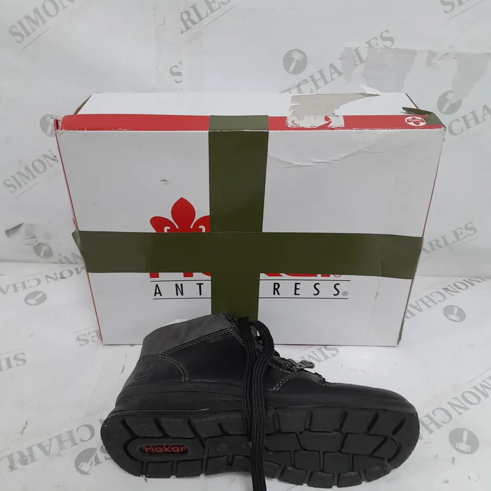 BOXED PAIR OF RIEKER WATER RESISTANT BOOTS IN BLACK SIZE 3.5