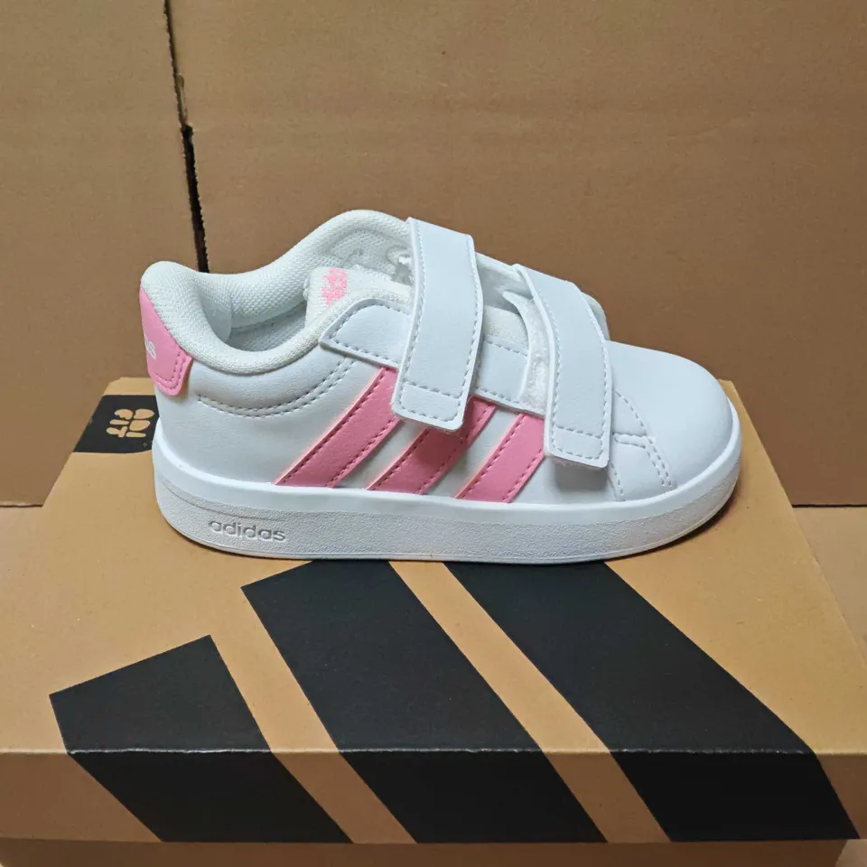 BOXED ADIDAS GRAND COURT 3.0 CF I KIDS' TRAINERS – WHITE WITH PINK, UK 7K
