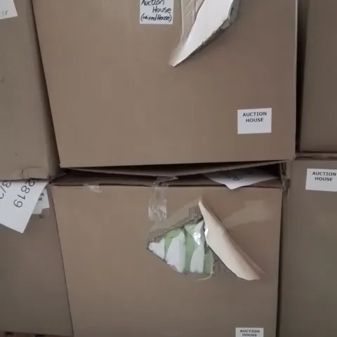 PALLET CONTAINING A LARGE QUANTITY OF BEDDING PRODUCTS TO INCLUDE:DUVETS,PILLOWS,ETC