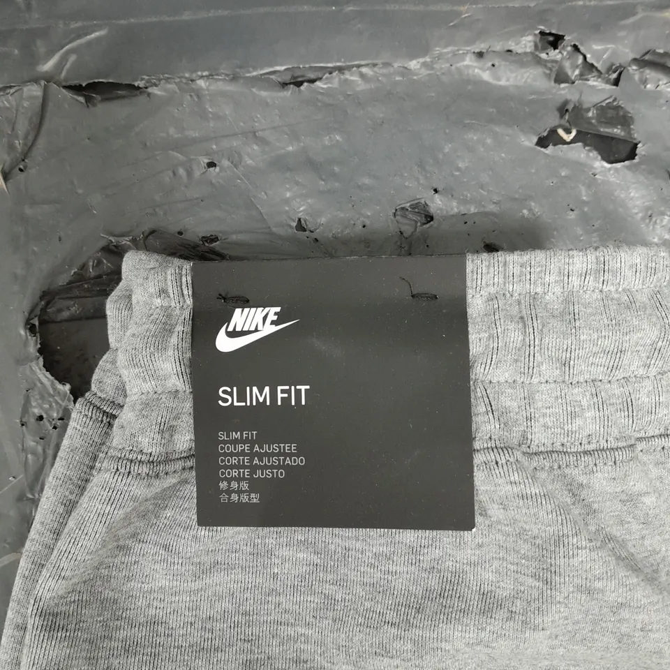 NIKE MENS SMALL SLIM FIT GREY SHORTS 