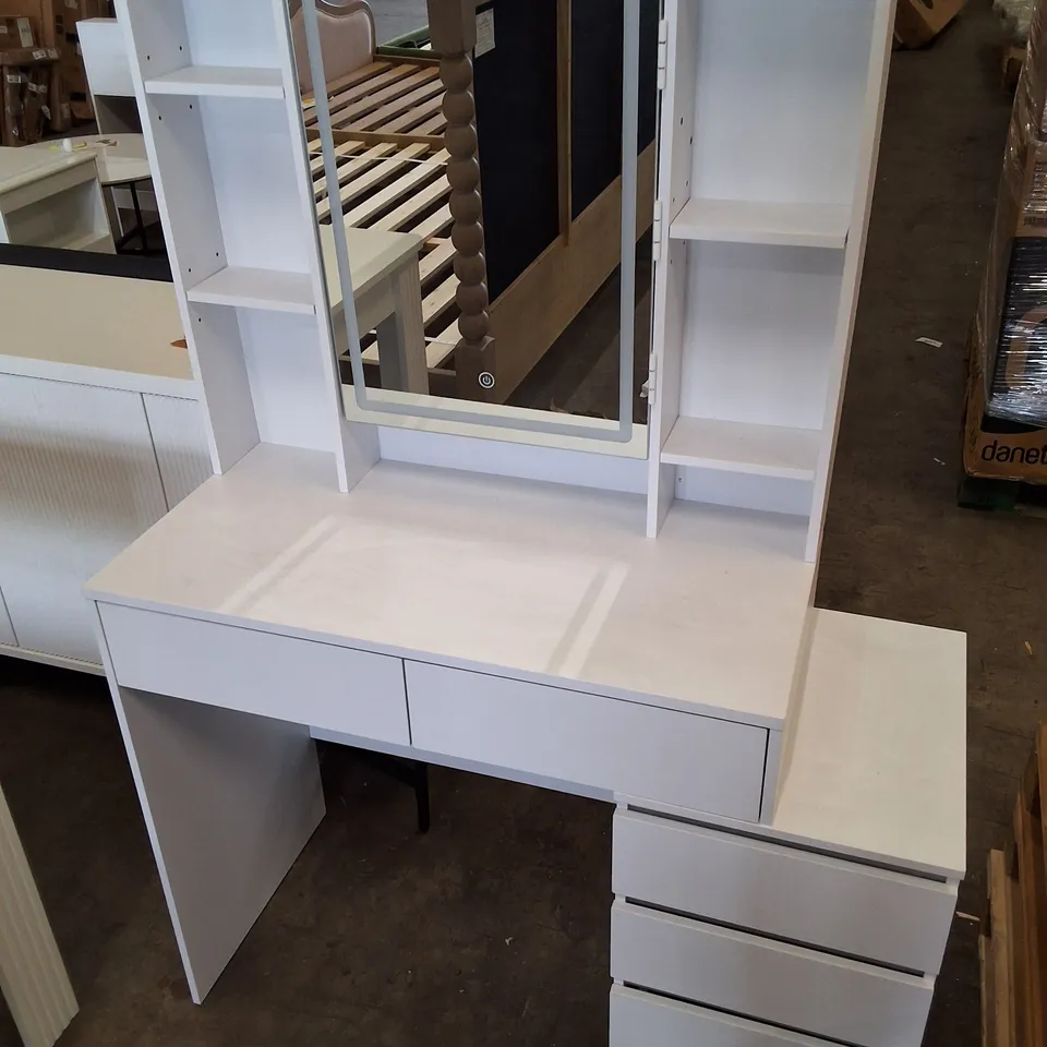 BOSANSKI DRESSING TABLE