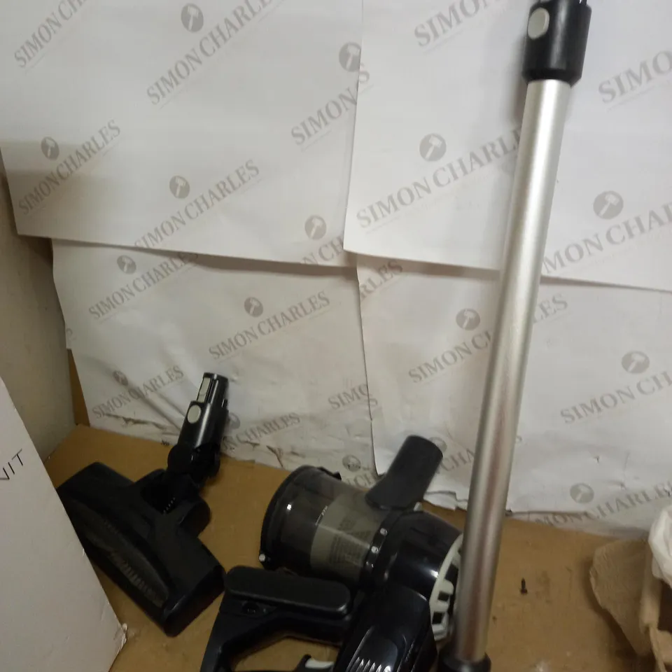 SHARK CORDLESS VACCUM CLEANER