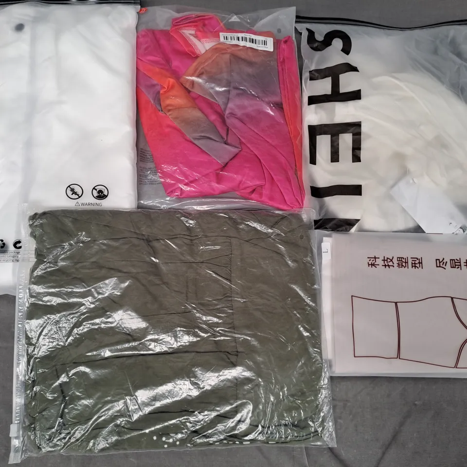 BOX OF APPROXIMATELY 20 ASSORTED CLOTHING AND FASHION ITEMS IN VARIOUS STYLES AND SIZES TO INCLUDE SHEIN, AUMORA, ETC