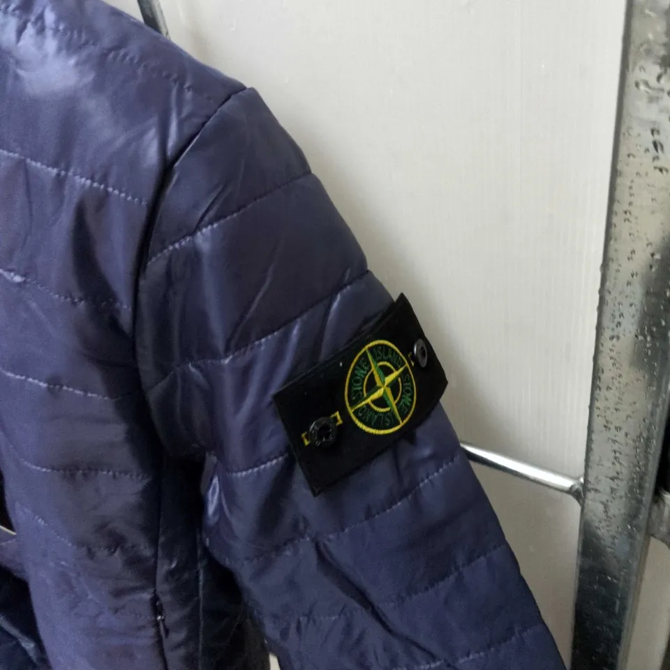 STONE ISLAND NAVY QUILTED PUFFER JACKET – COMPASS PATCH ON LEFT SLEEVE 