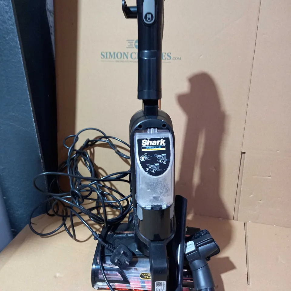 SHARK CORDED STICK VACUUM HZ500UKT