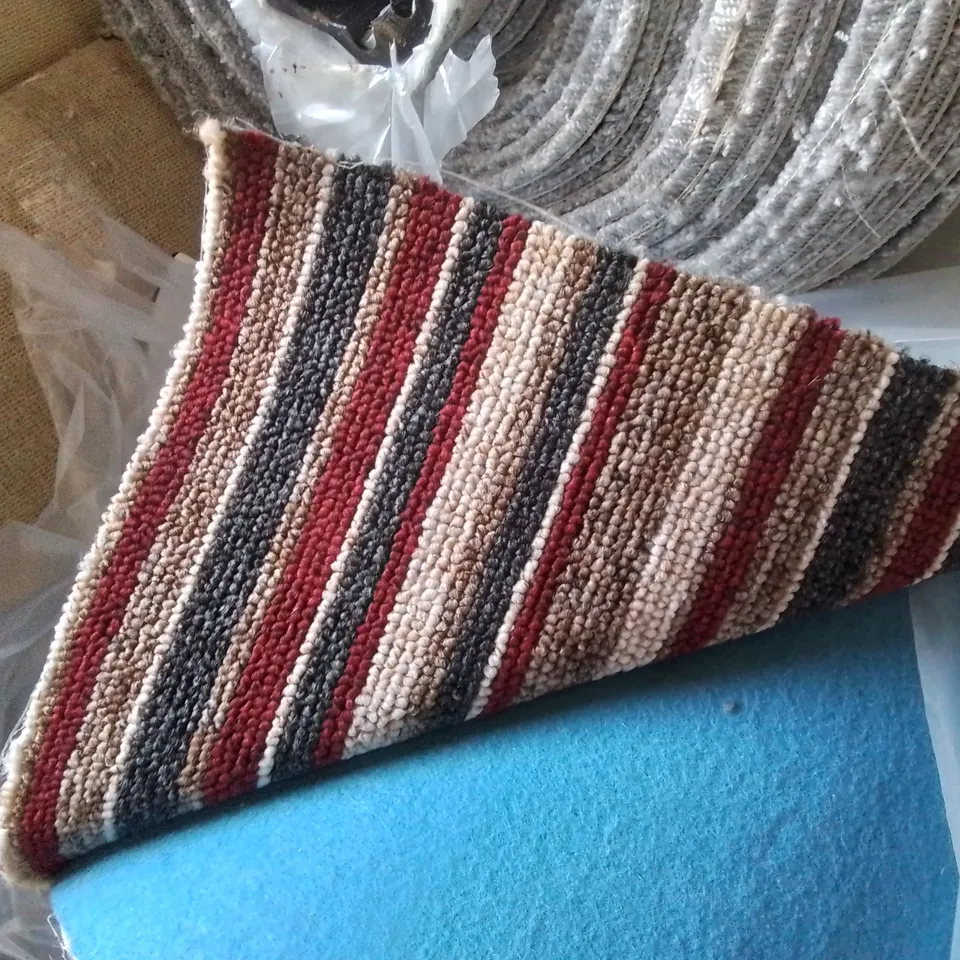 ROLL OF QUALITY STRIPE PATTERNED CARPET // SIZE:  APPROXIMATELY 11.1 X 4M