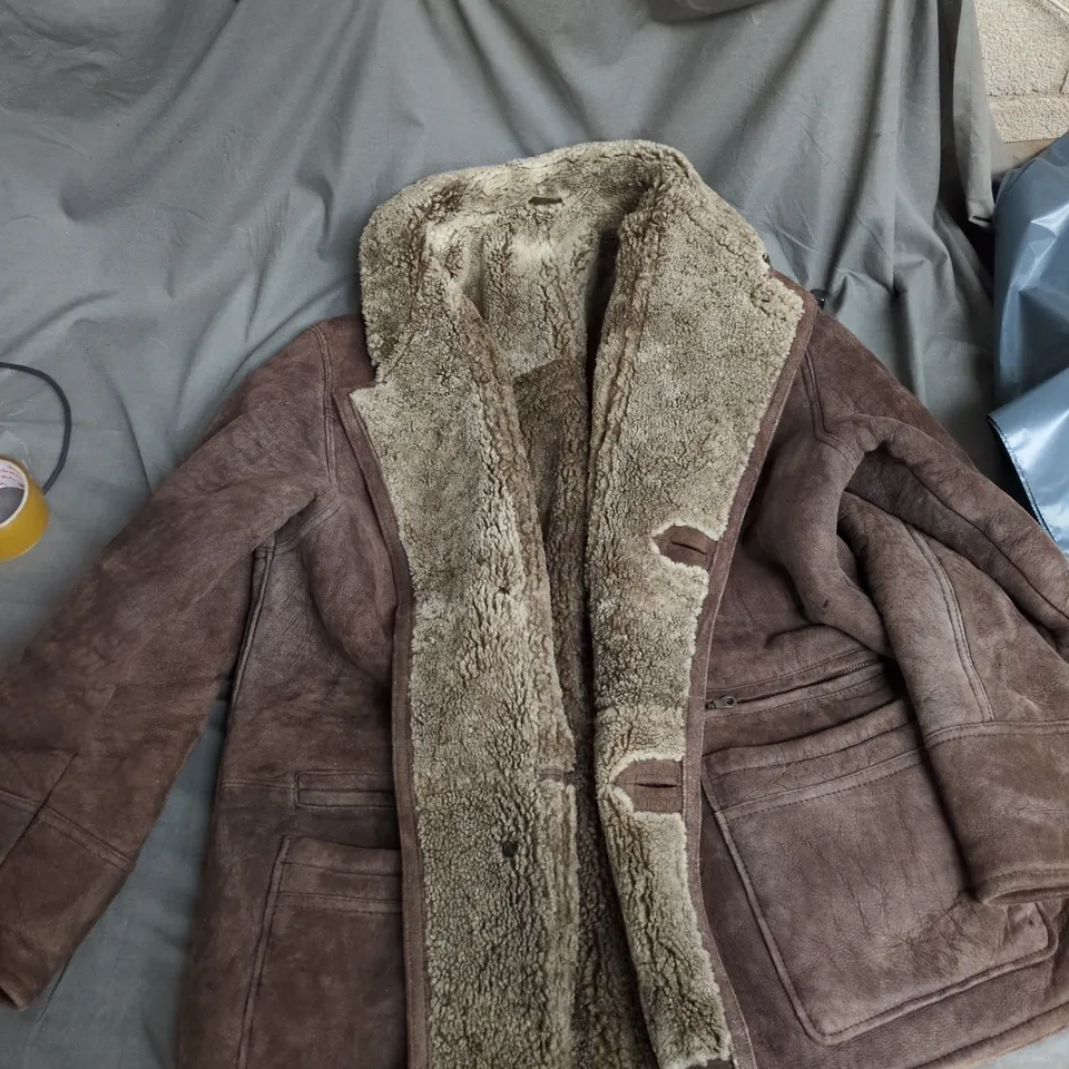 MEN'S SHEARLING COAT, UK 46 (EU 56) – ORIGINAL SHEARLING