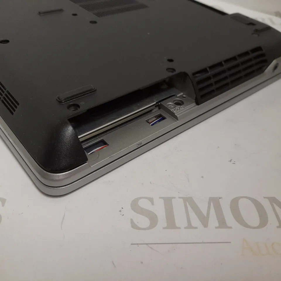 DELL LATITUDE E6320 LAPTOP - BLACK/GREY 