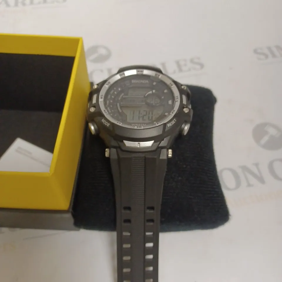 BOXED SEKONDA BLACK SILICONE STRAP WATCH