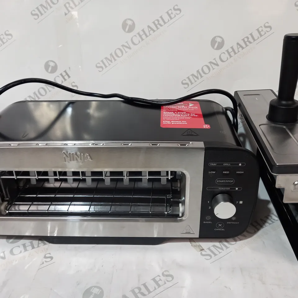 BOXED OUTLET NINJA TOASTER GRILL