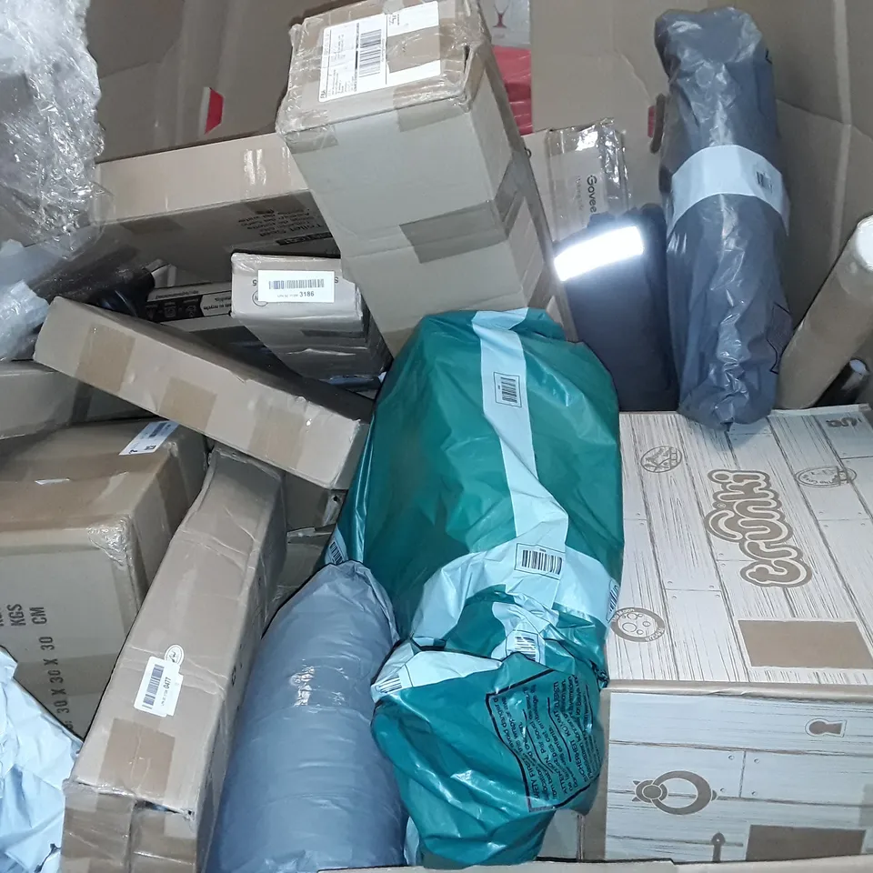 PALLET OF ASSORTED HOUSEHOLD ITEMS TO INCLUDE NAPPY DISPOSAL SYSTEM, DOORMAT, LAWN EDGING AND TRUNKI LUGGAGE CASE