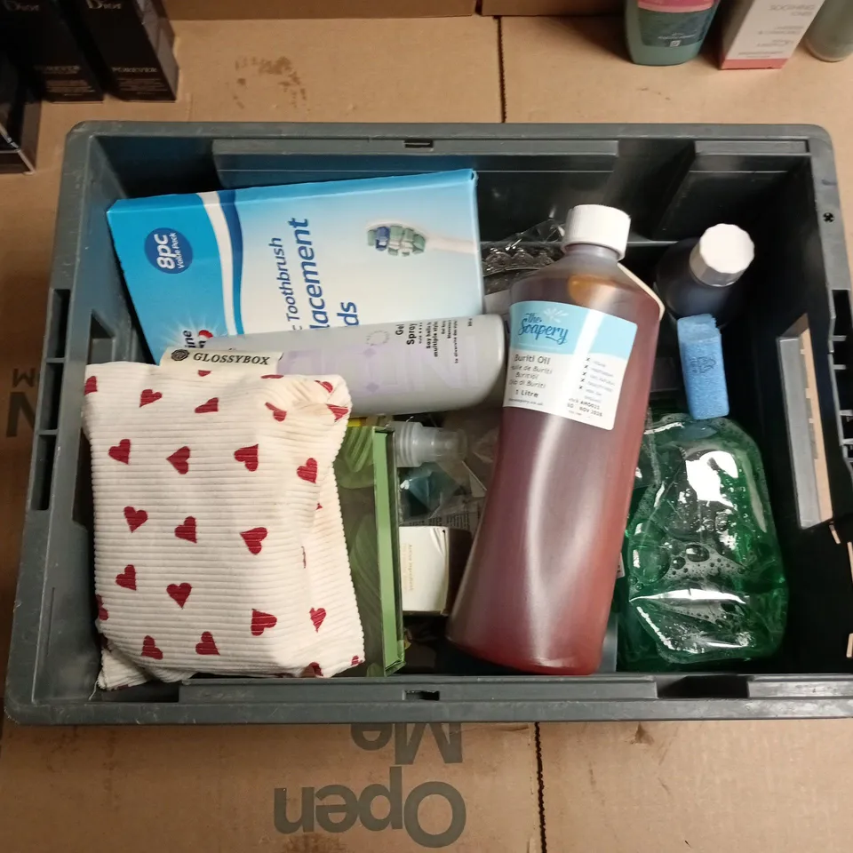 APPROXIMATEY 20 ASSORTED HEALTH AND BEAUTY PRODUCTS TO INCLUDE EVE TAYLOR SOOTHING TONER, HEAD & SHOULDERS DERMA X PRO SHAMPOO WITH MANUKA HONEY, TROPIC FOOT SOAK ETC 