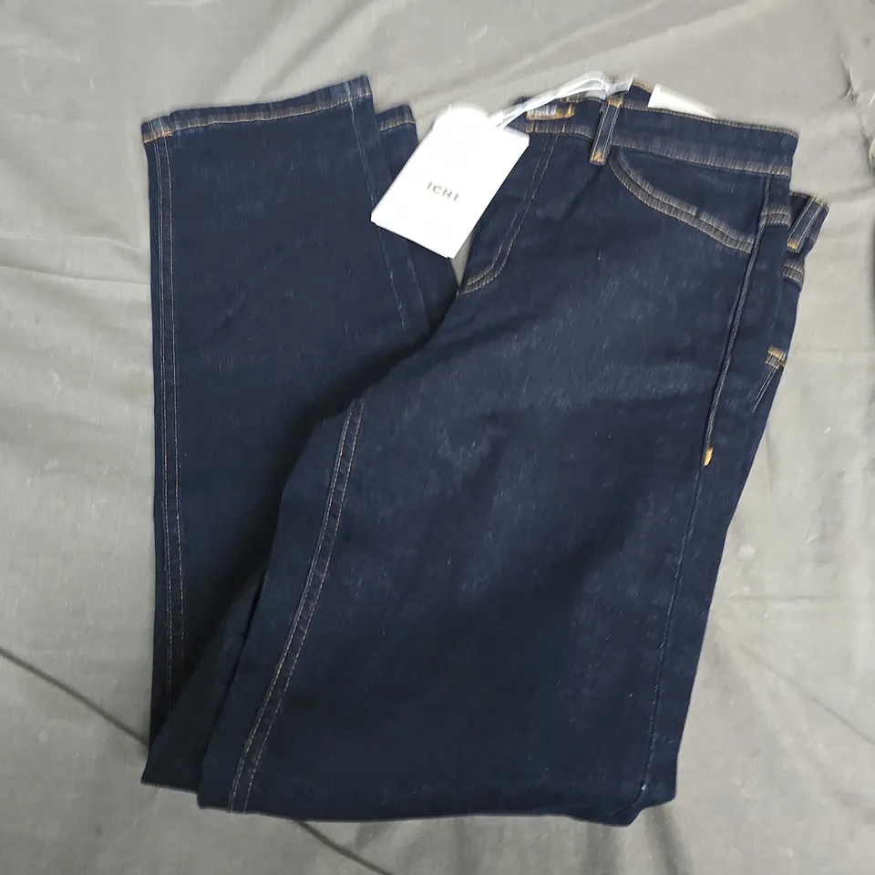 ICHI RAVEN JEANS – DARK DENIM – COMFY MID WAIST, STRAIGHT FIT – SIZE 26