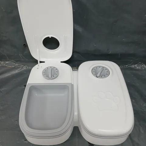 BOXED 2-MEAL PET FEEDER 