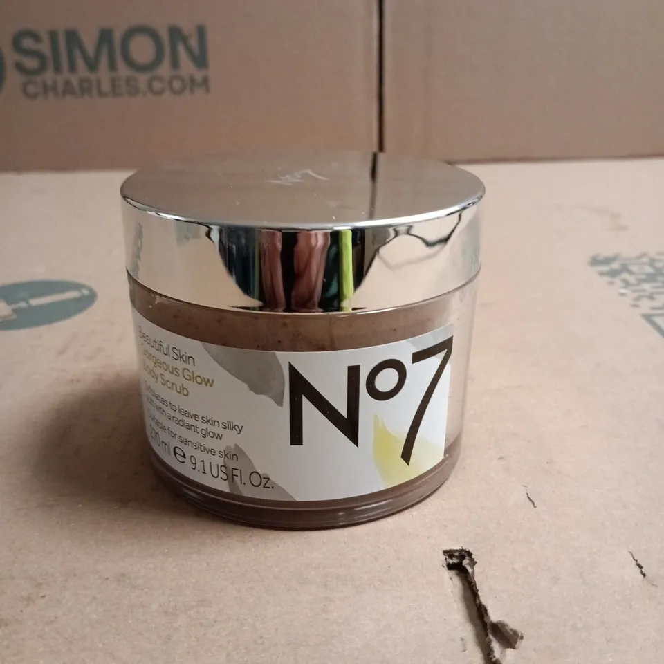 N07 GORGEOUS GLOW BODY SCRUB 270ML