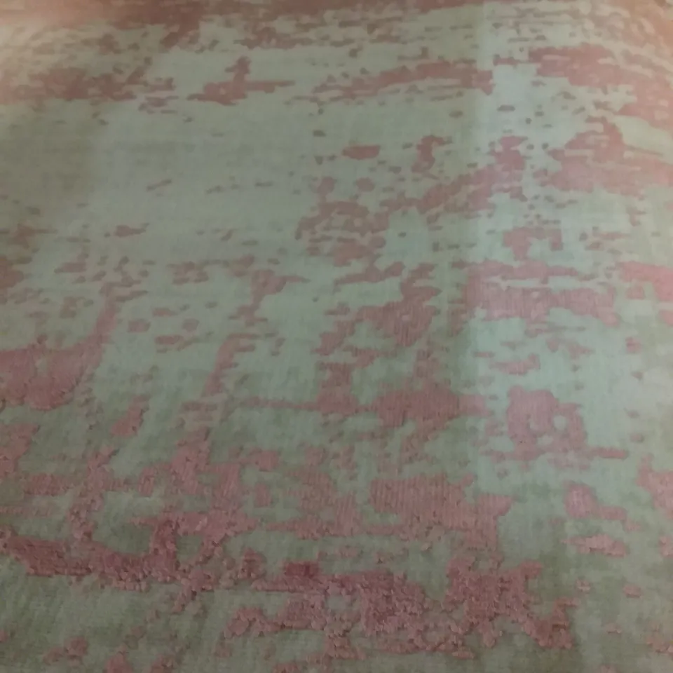 CORDOBA POWDER RUG - 130 X 190CM 