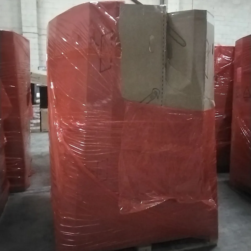 PALLET OF ASSORTED ITEMS TO INCLUDE; SMALL RUG,  STABLE PET HANDBAG, CEILING FAN 