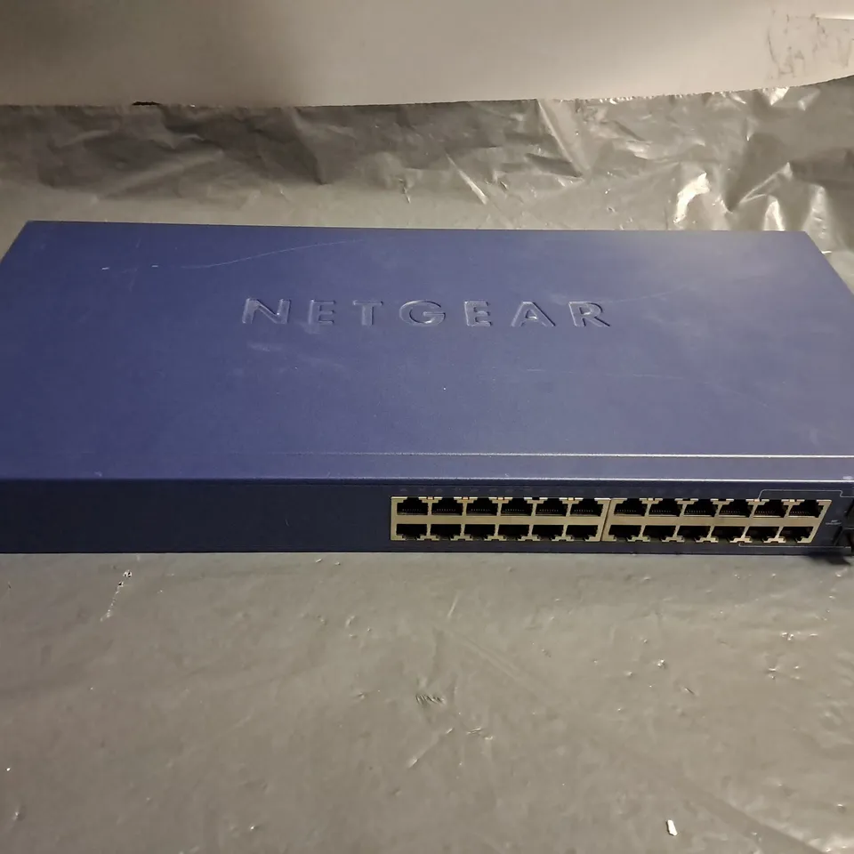 NETGEAR PROSAFE 24 PORT GIGABIT STACKABLE SMART SWITCH GS724TS