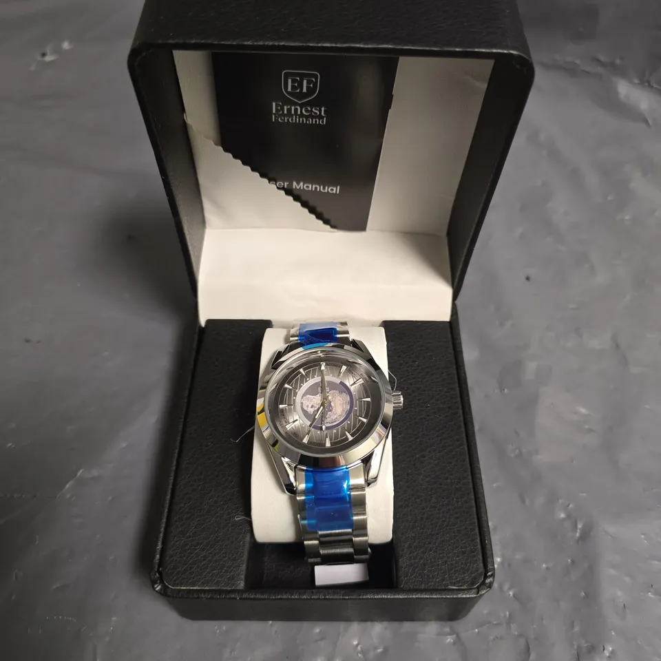 ERNEST FERDINAND STAINLESS STEEL WORLD MAP GENTS WATCH WITH METAL STRAP
