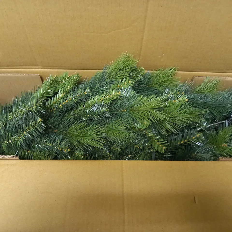 BOXED 6FT CANNOCK GREAT VALUE TREE RRP £49.99