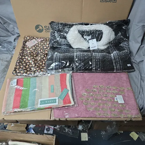 LARGE QUANTITY OF ASSORTED ITEMS TO INCLUDE A VARIETY OF CLOTHING COATS, SCARFS, TOPS, ETC - COLLECTION ONLY