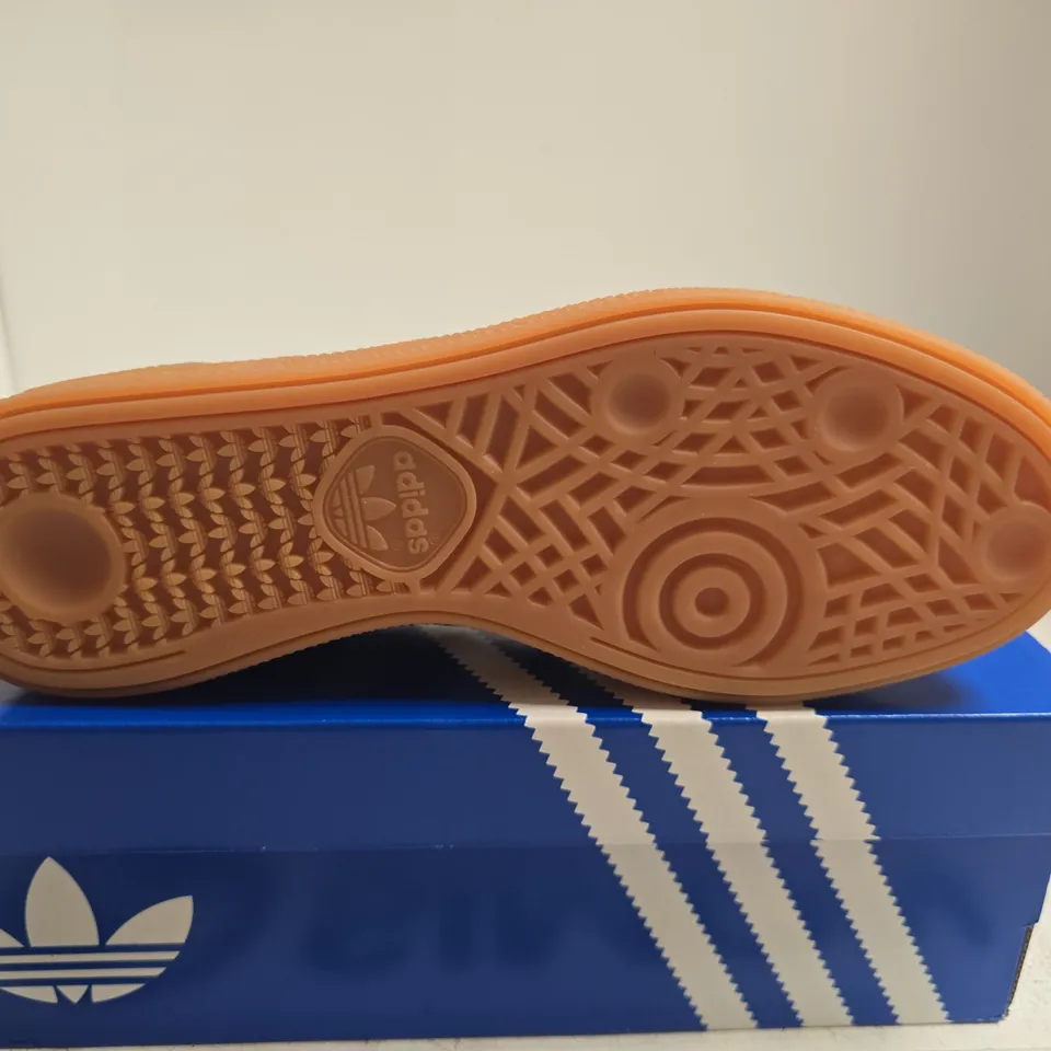 BOXED PAIR OF ADIDAS HANDBALL SPEZIAL W BROWN SUEDE SNEAKERS – UK 8