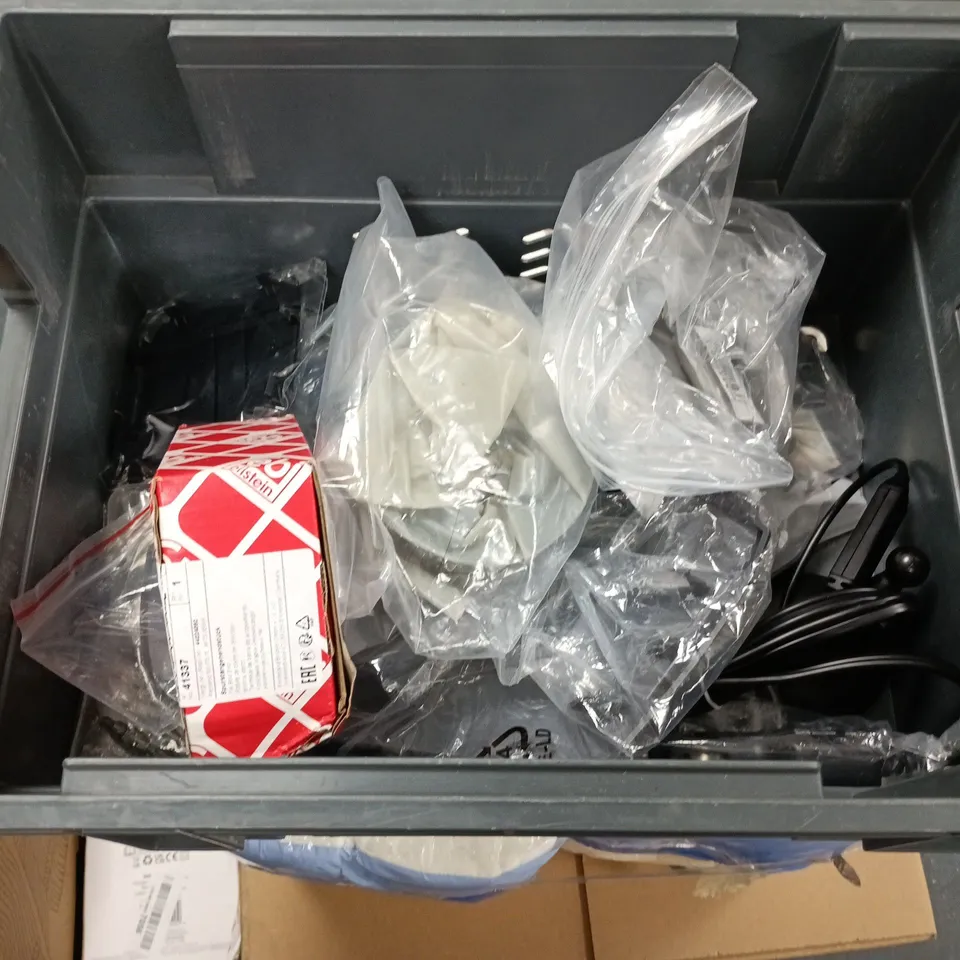 LOT OF ASSORTED AUTO AND VEHICLE ITEMS TO INCLUDE EBI BLISTEN TIE ROD END, PUNCTURE REPAIR KIT AND INNER TUBE AND SOCKET SET