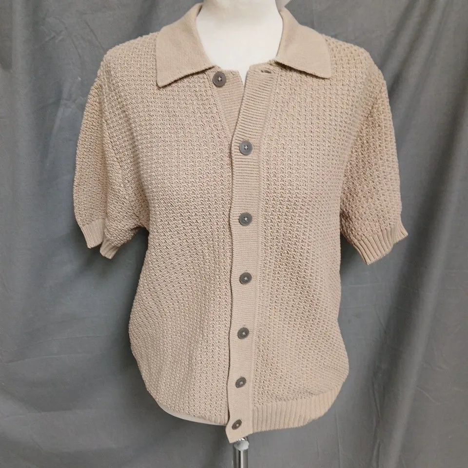 MNG TEXTURED SHORT SLEEVE BUTTON UP SHIRT IN KHAKI SIZE L