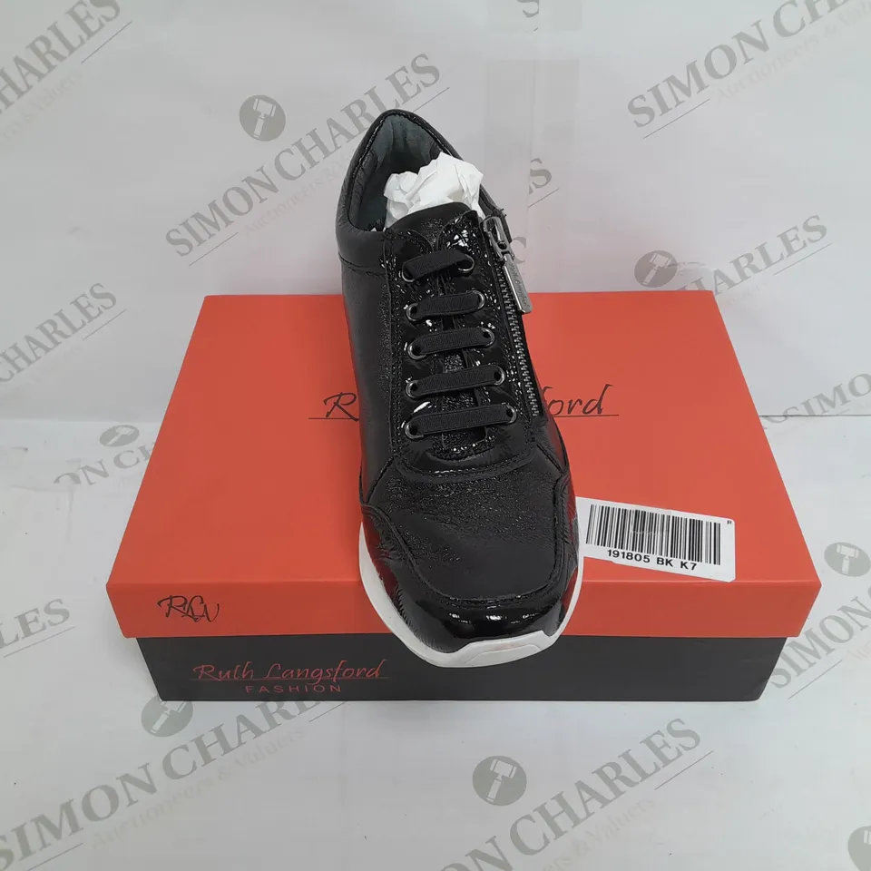 BOXED PAIR OF RUTH LANGSFORD WEDGE TRAINERS IN BLACK SIZE 7
