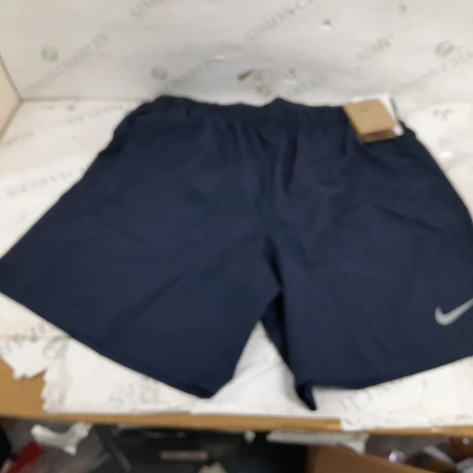 NIKE CHALLENGER 7" STANDARD FIT NAVY SHORTS 