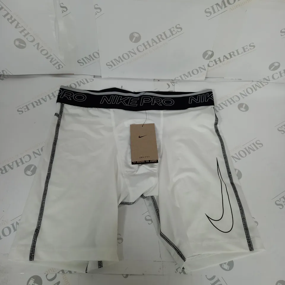 NIKE PRO TRAINING SHORTS SIZE M