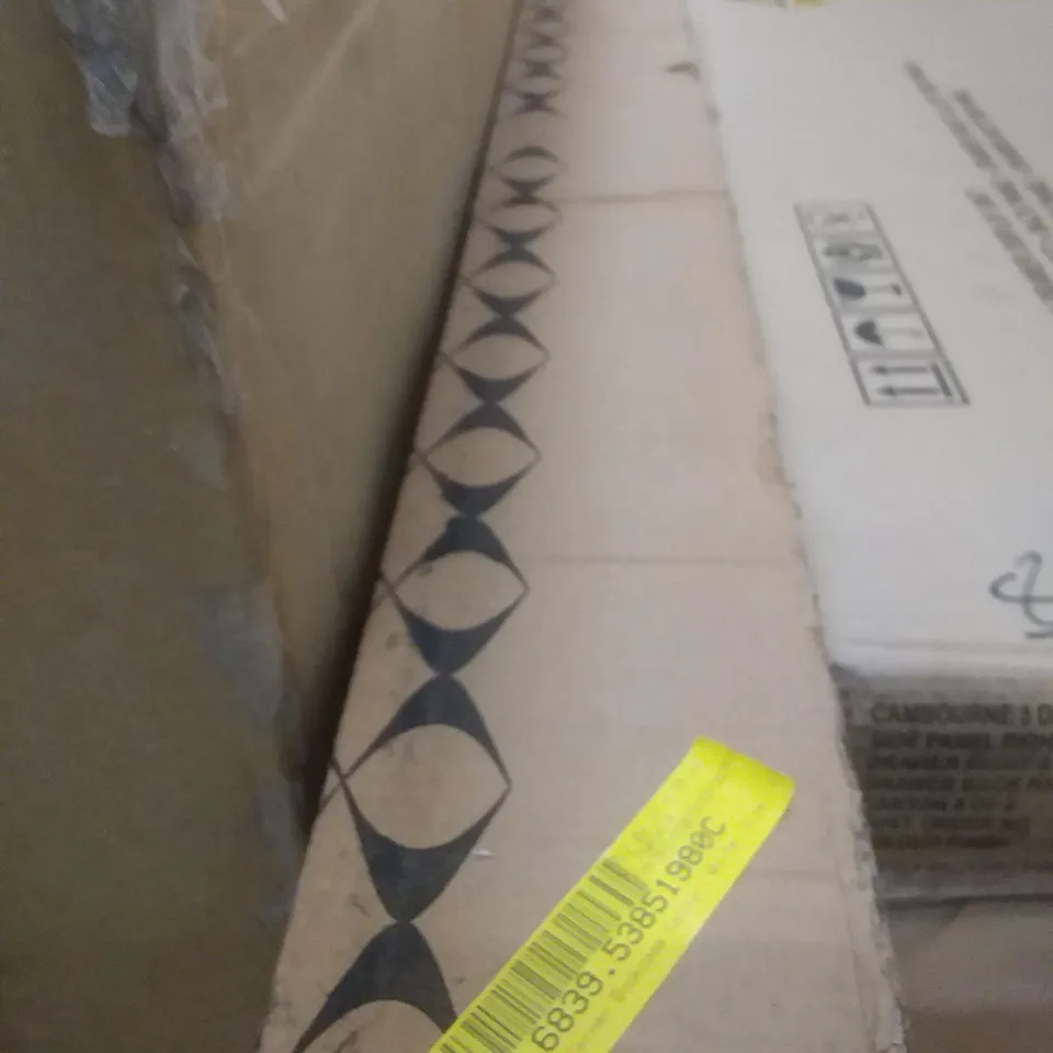 BOXED CORNER BOOKCASE: WHITE 