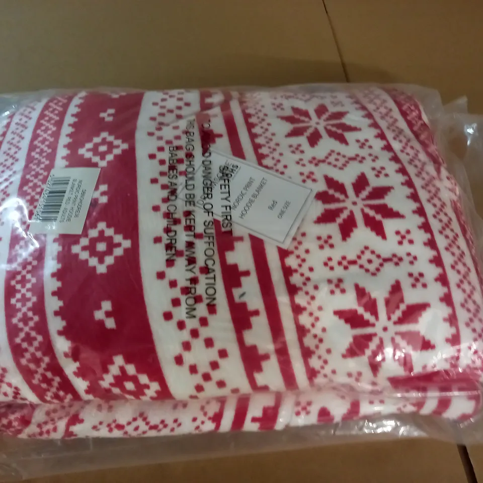 BAGGED NORDIC PRINT HOODIE BLANKET - ONE SIZE