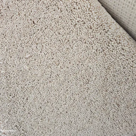 ROLL OF QUALITY BURFORD TWIST ELITE 50 SIGNET CARPET APPROXIMATELY 4M × 5.7M